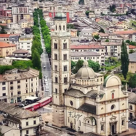 Residenza Basilica * 蒂拉诺
